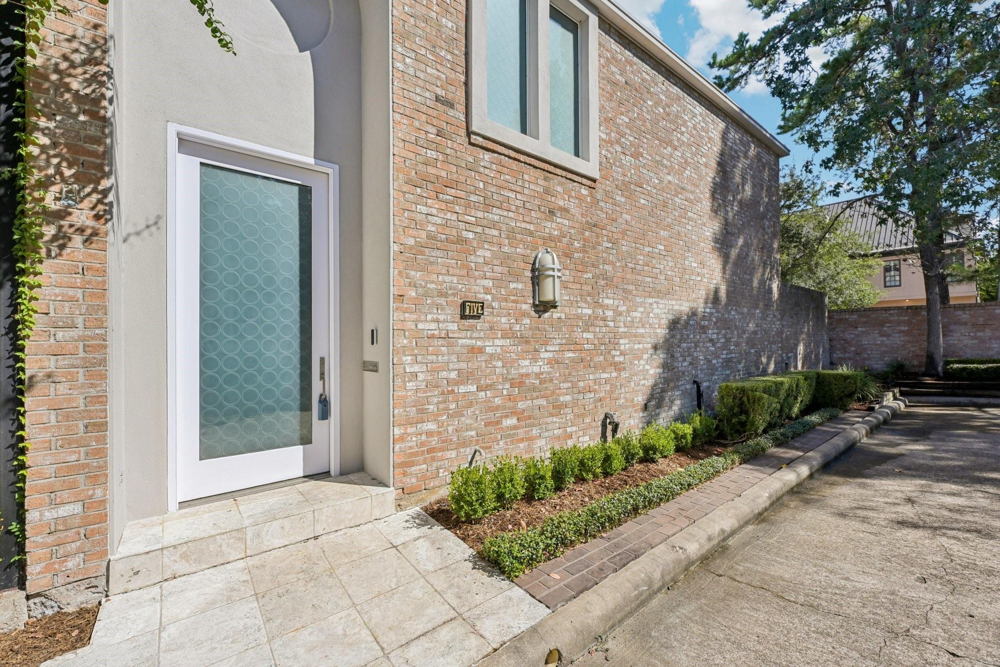 Houston, Texas, 77027, United States, 3 Bedrooms Bedrooms, ,4 BathroomsBathrooms,Residential,Active,1969670