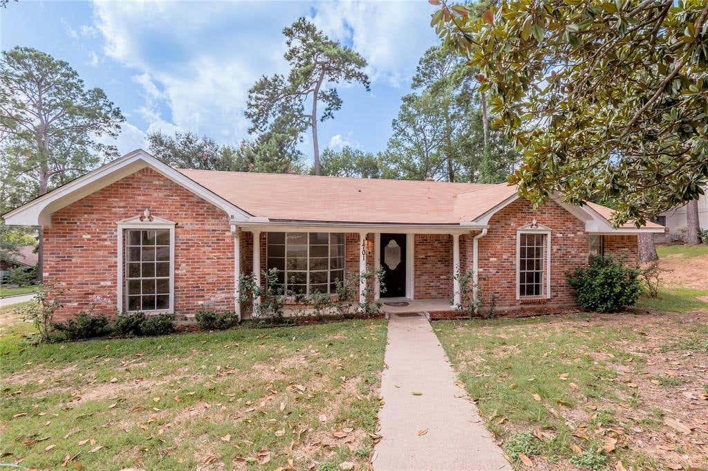 1701 25TH ST, HUNTSVILLE, TX 77340, photo 1 of 47