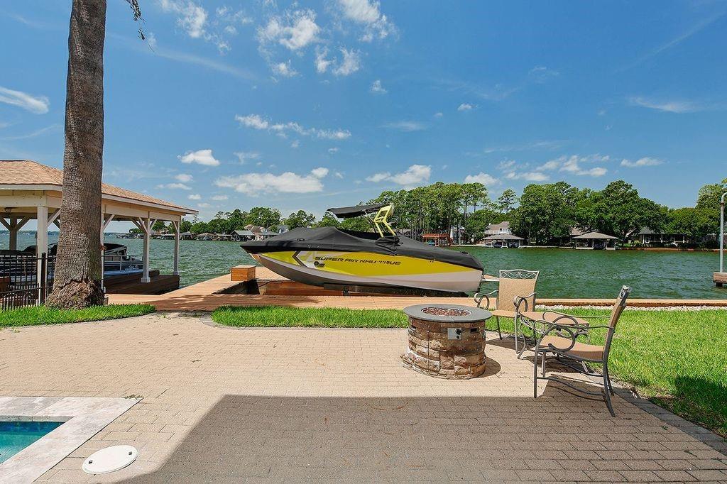 Willis, Texas, 77318, United States, 5 Bedrooms Bedrooms, ,4 BathroomsBathrooms,Residential,Active,1899883