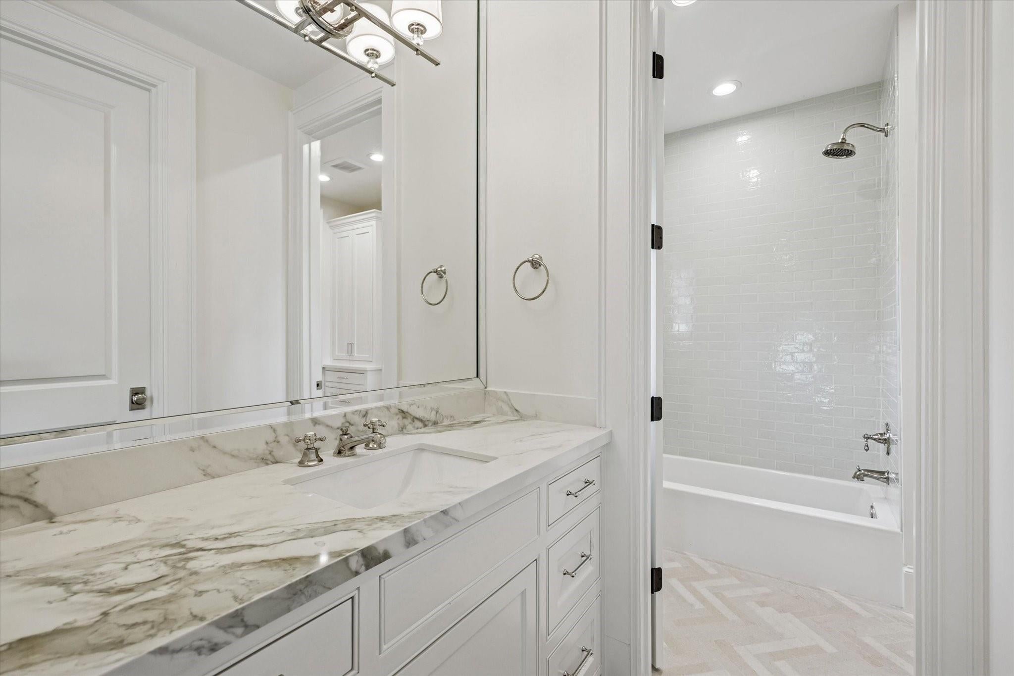 Houston, Texas, 77024, United States, 6 Bedrooms Bedrooms, ,5 BathroomsBathrooms,Residential,Active,1992229