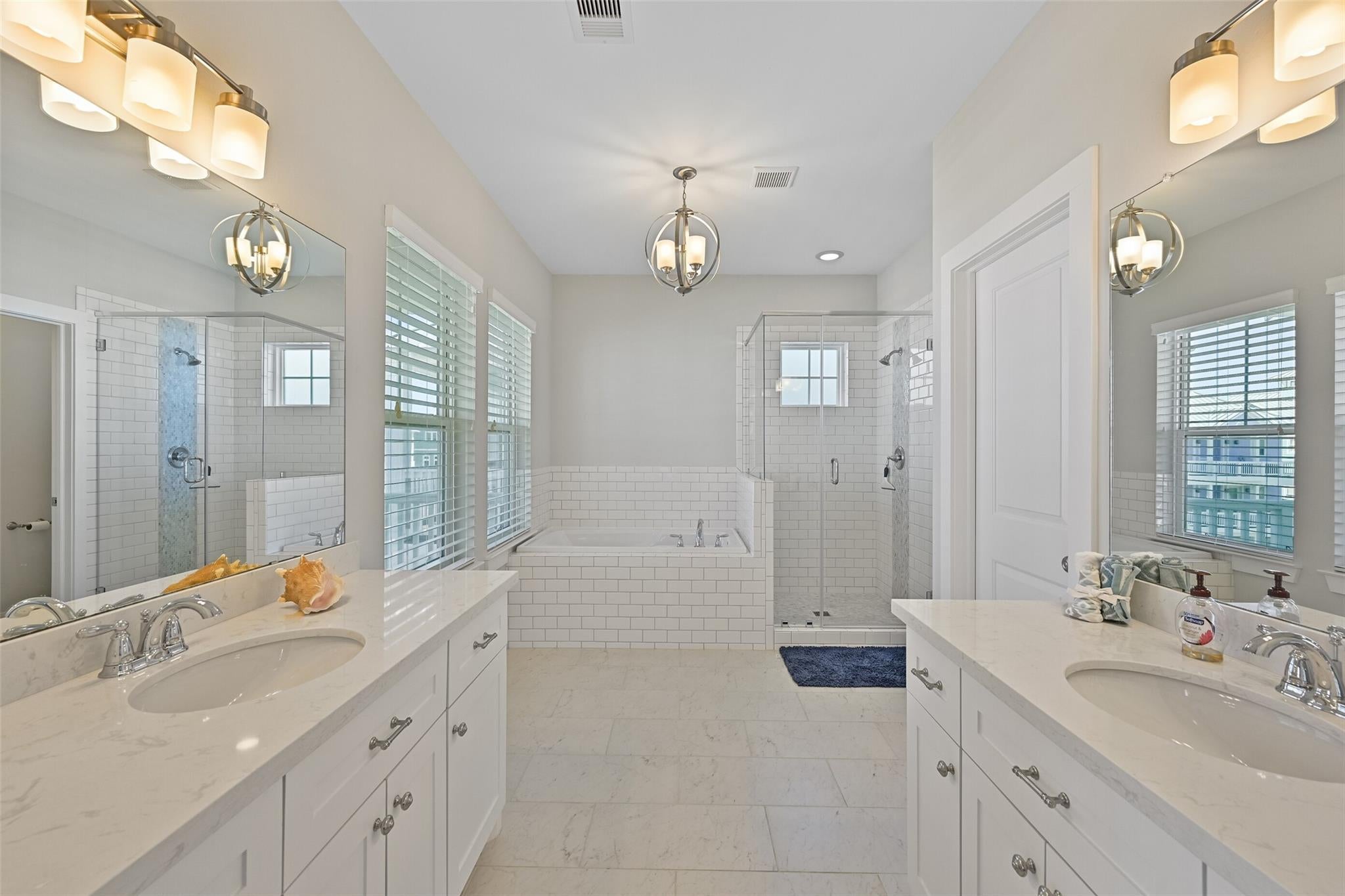 Galveston, Texas, 77554, United States, ,4 BathroomsBathrooms,Residential,Active,1867916