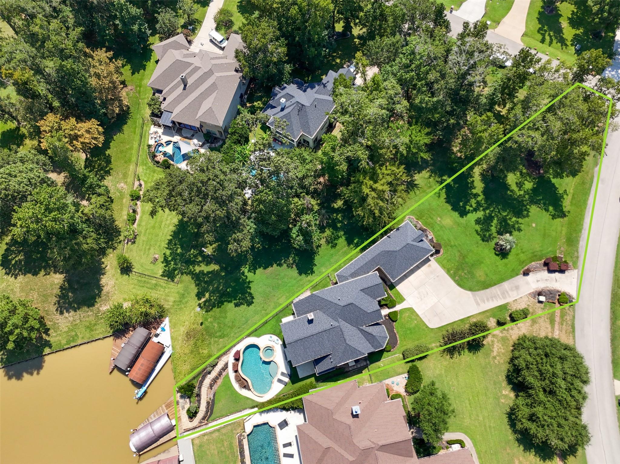 Montgomery, Texas, 77356, United States, 4 Bedrooms Bedrooms, ,4 BathroomsBathrooms,Residential,Active,1945544