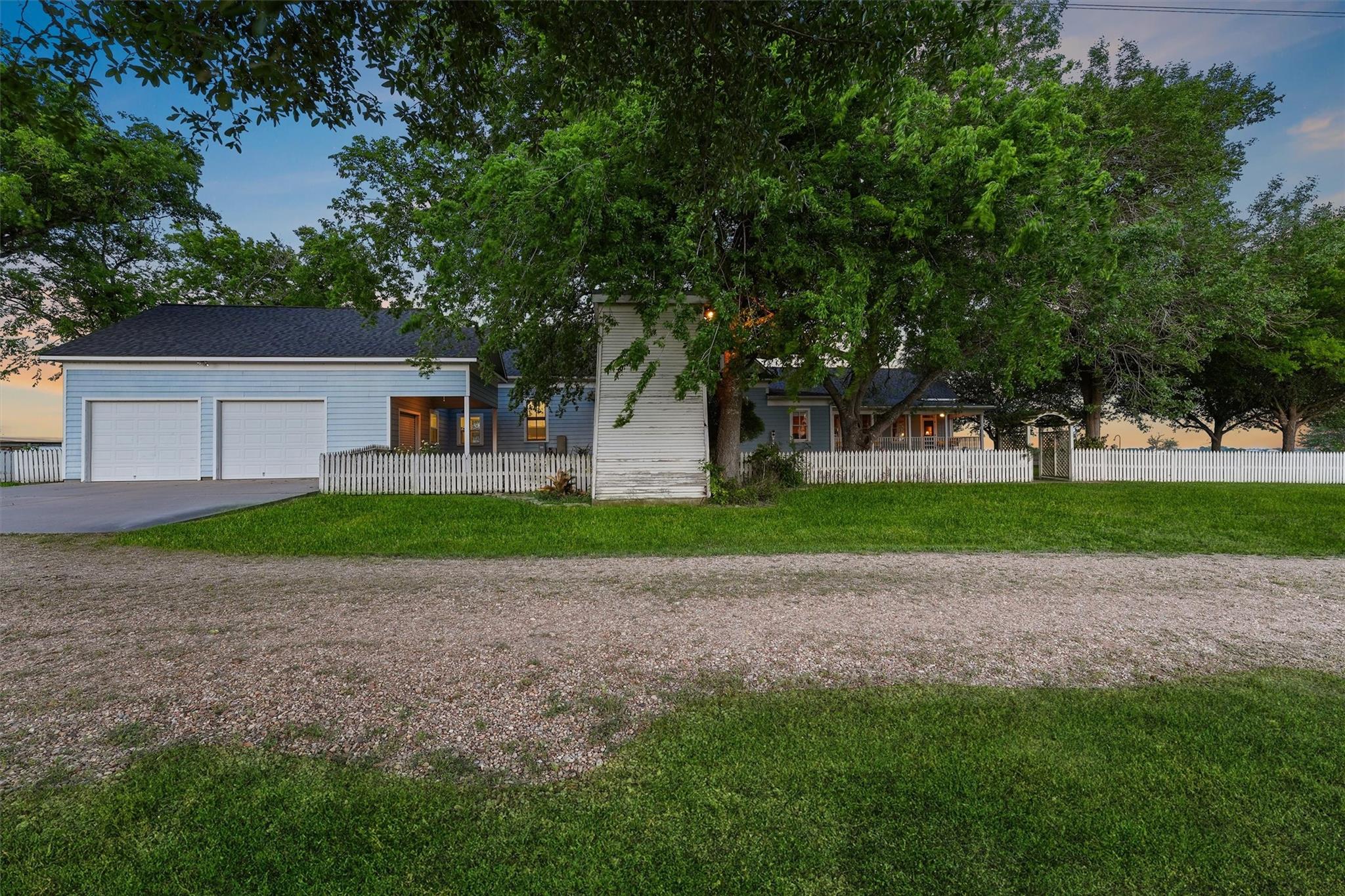 Brenham, Texas, 77833, United States, 3 Bedrooms Bedrooms, ,3 BathroomsBathrooms,Residential,Active,1920281