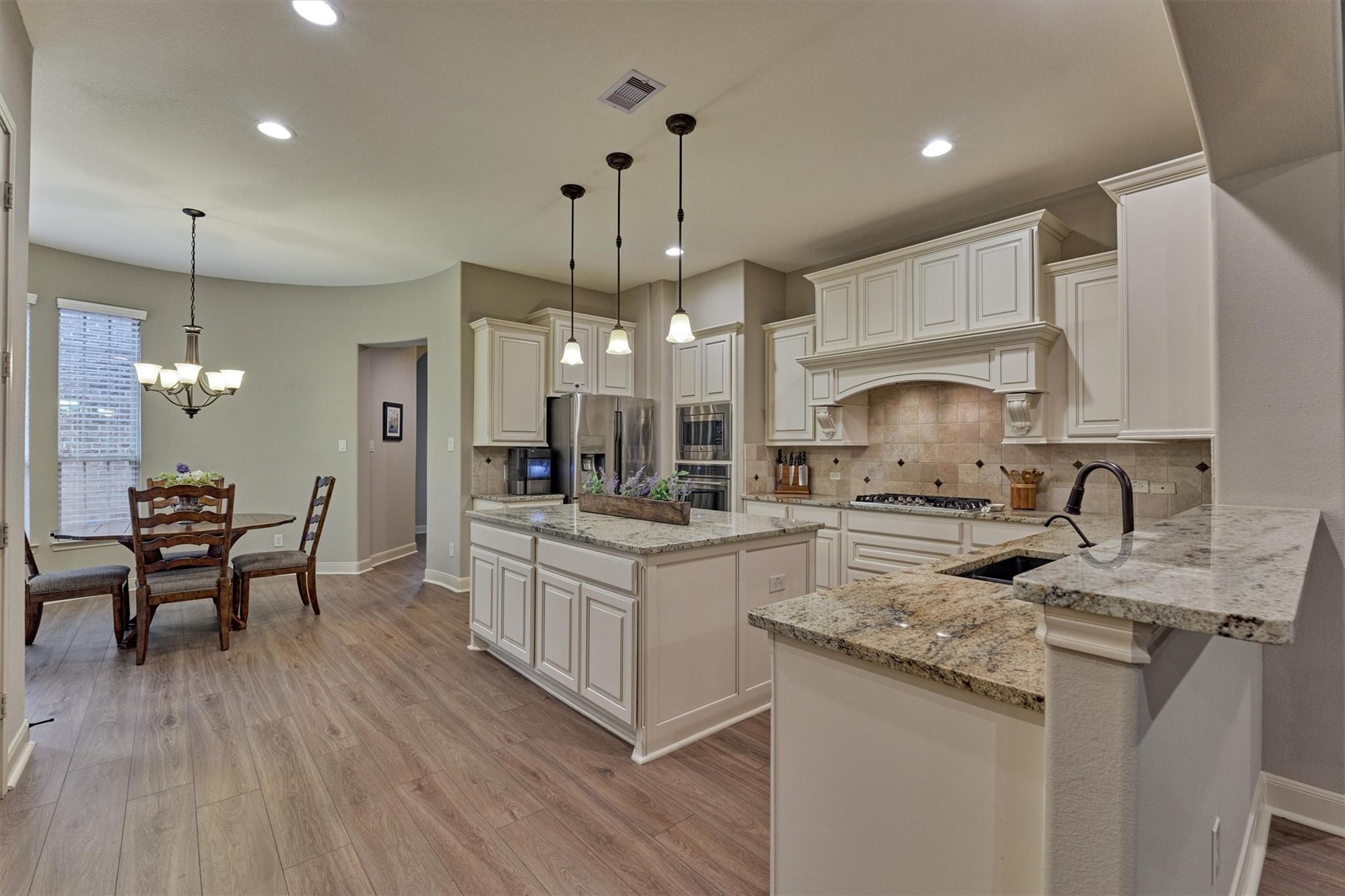 Montgomery, Texas, 77316, United States, 5 Bedrooms Bedrooms, ,4 BathroomsBathrooms,Residential,Active,1927663
