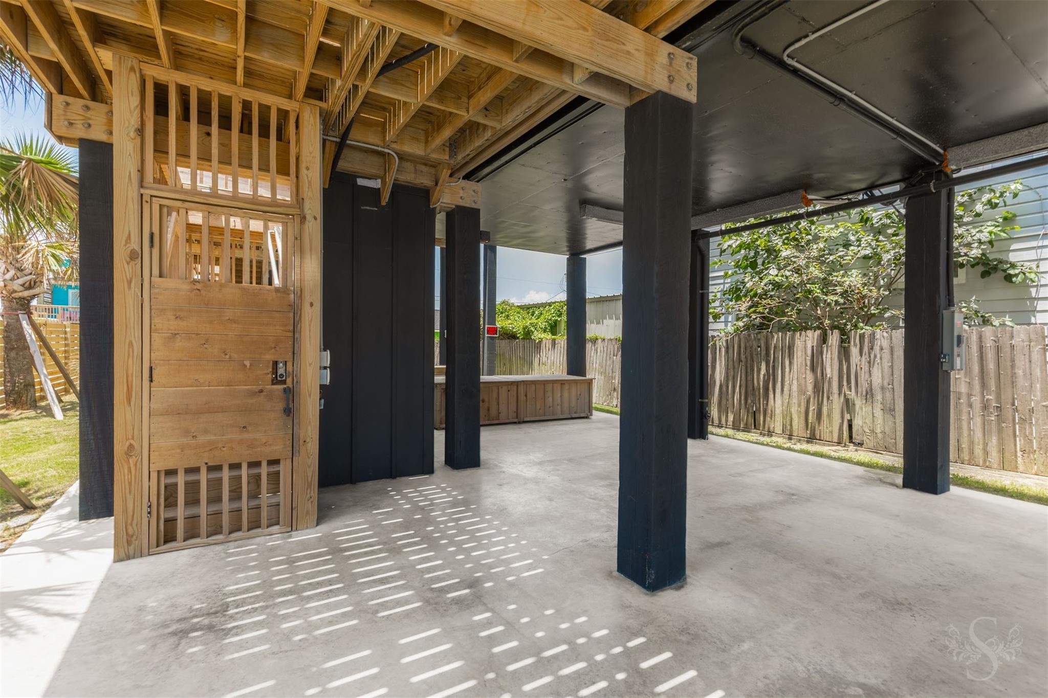 Galveston, Texas, 77550, United States, 4 Bedrooms Bedrooms, ,2 BathroomsBathrooms,Residential,Active,1885028