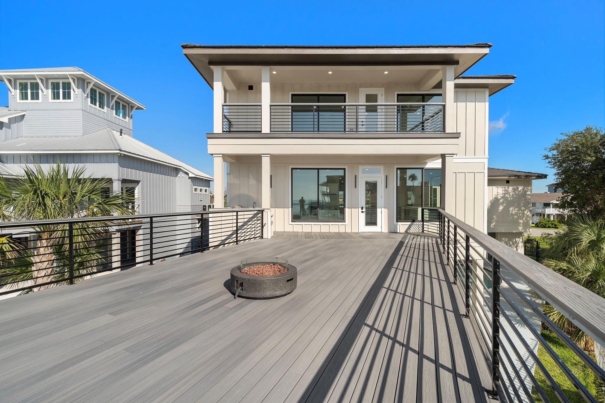 Tiki Island, Texas, 77554, United States, 4 Bedrooms Bedrooms, ,4 BathroomsBathrooms,Residential,Active,1962240