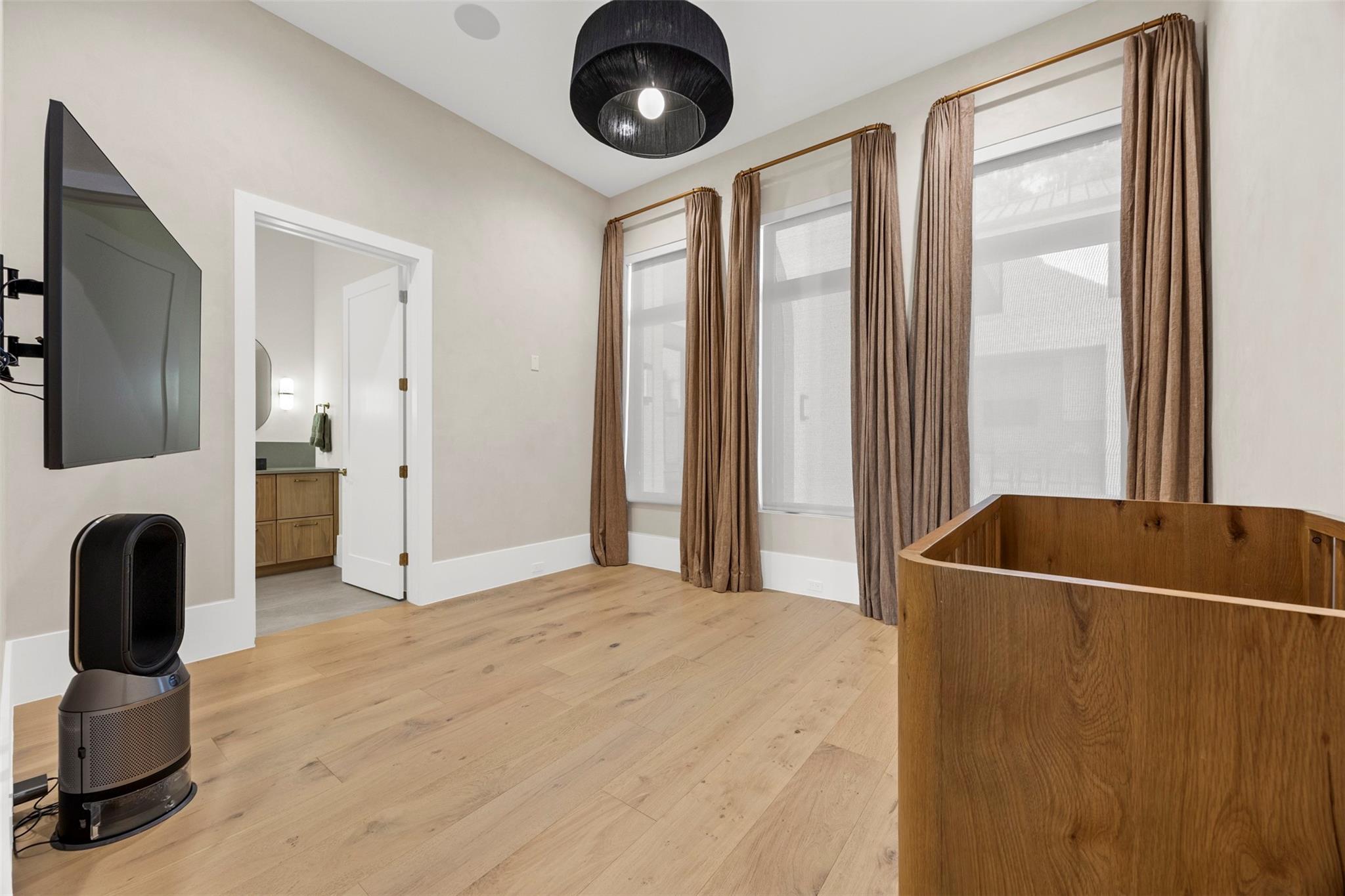 Montgomery, Texas, 77316, United States, 6 Bedrooms Bedrooms, ,7 BathroomsBathrooms,Residential,Active,2012208