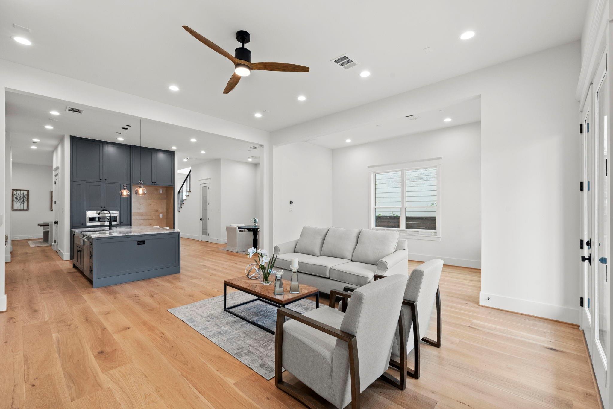 Houston, Texas, 77008, United States, 4 Bedrooms Bedrooms, ,5 BathroomsBathrooms,Residential,Active,1990668