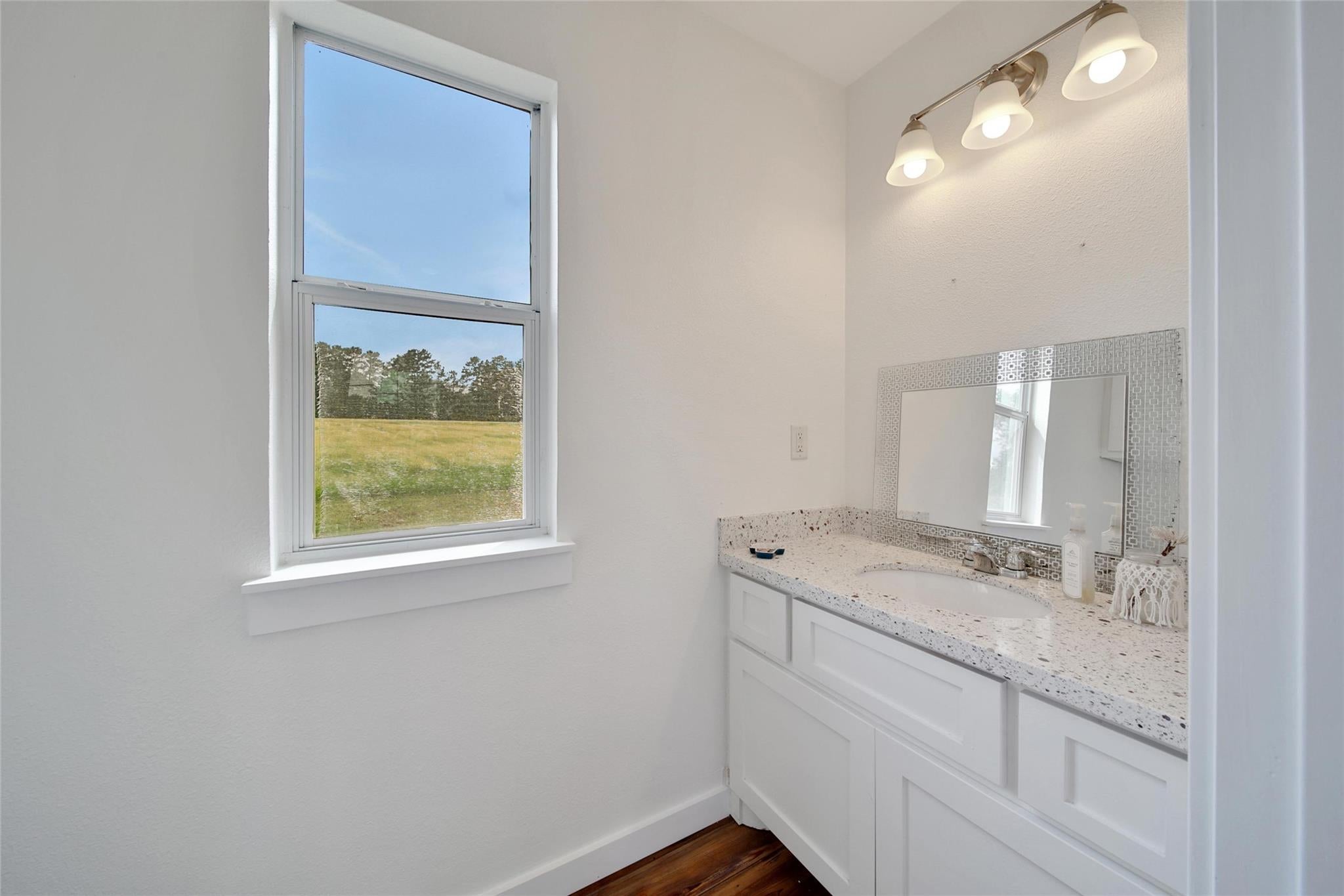 Montgomery, Texas, 77316, United States, 6 Bedrooms Bedrooms, ,8 BathroomsBathrooms,Residential,Active,1970955