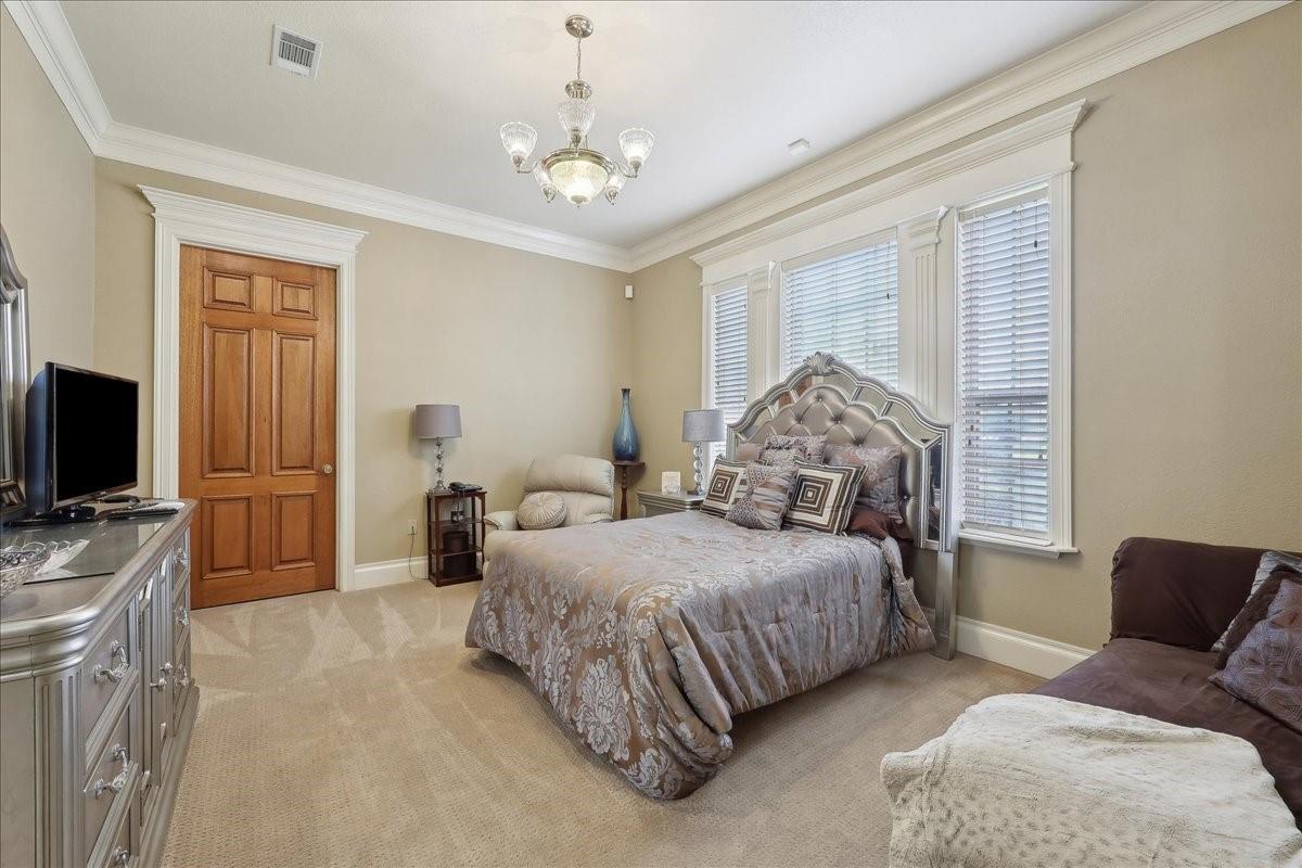 Beaumont, Texas, 77707, United States, 6 Bedrooms Bedrooms, ,10 BathroomsBathrooms,Residential,Active,1862916