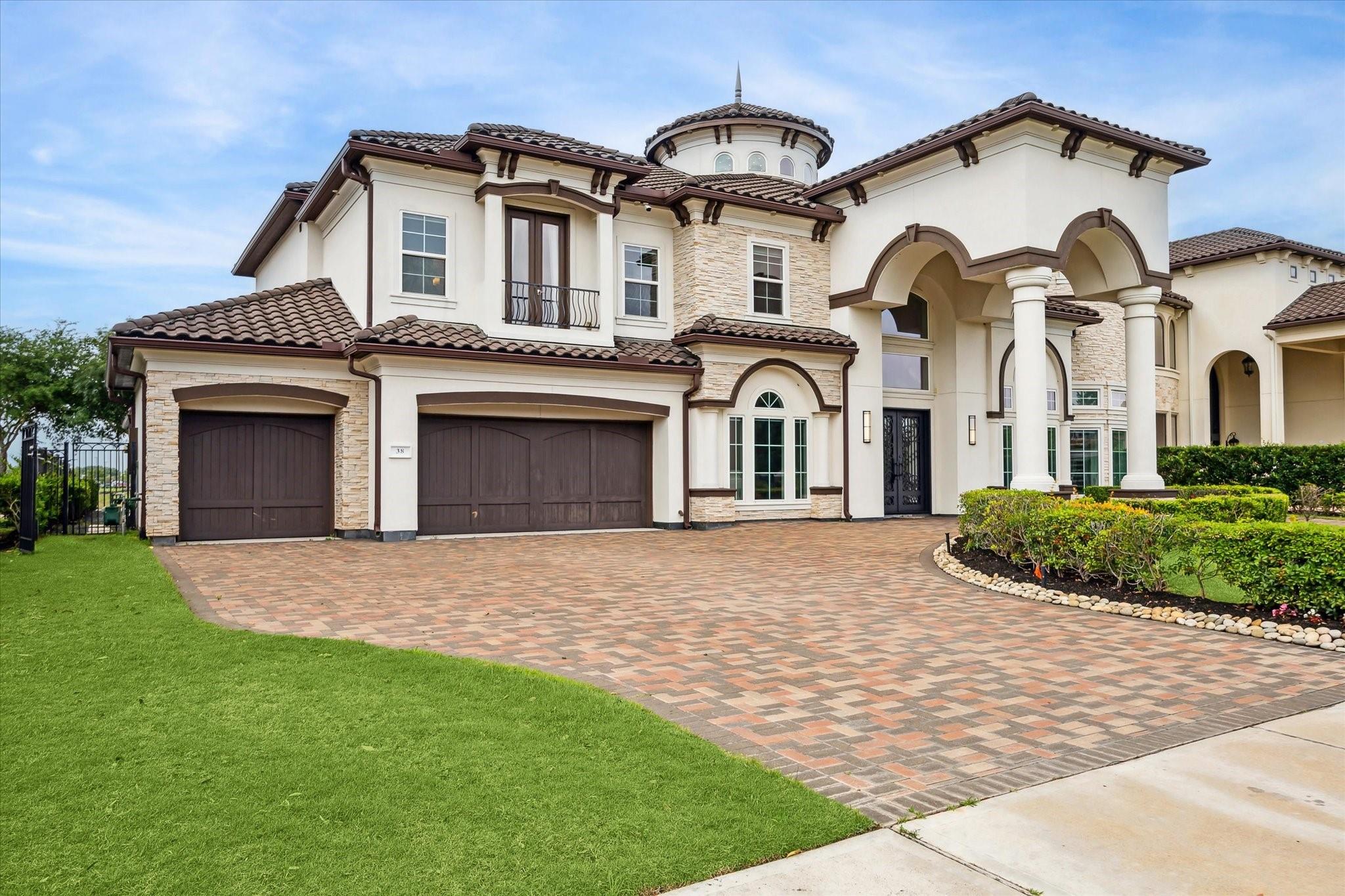 Sugar Land, Texas, 77479, United States, 5 Bedrooms Bedrooms, ,6 BathroomsBathrooms,Residential,Active,2015464