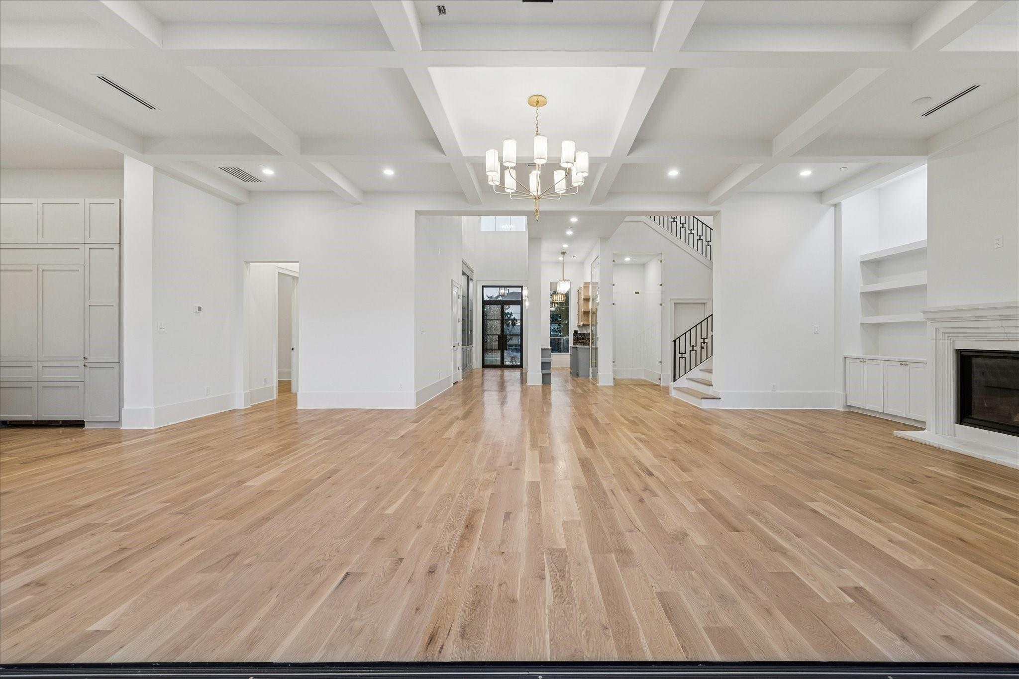 Bellaire, Texas, 77401, United States, 4 Bedrooms Bedrooms, ,6 BathroomsBathrooms,Residential,Pending,2001061