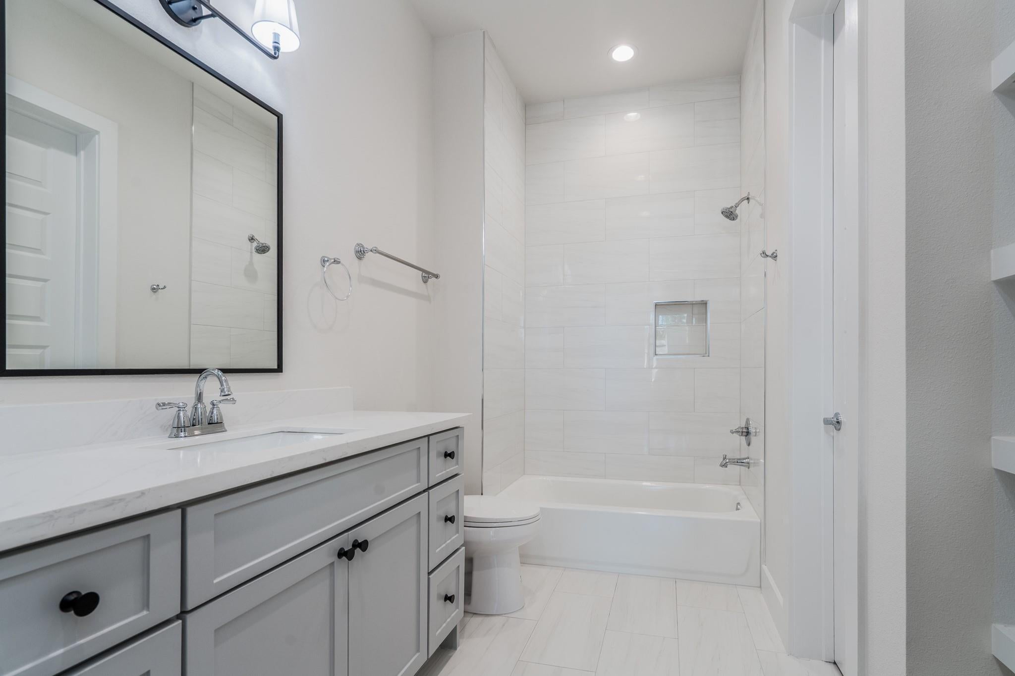 Houston, Texas, 77018, United States, 4 Bedrooms Bedrooms, ,5 BathroomsBathrooms,Residential,Active,1999925