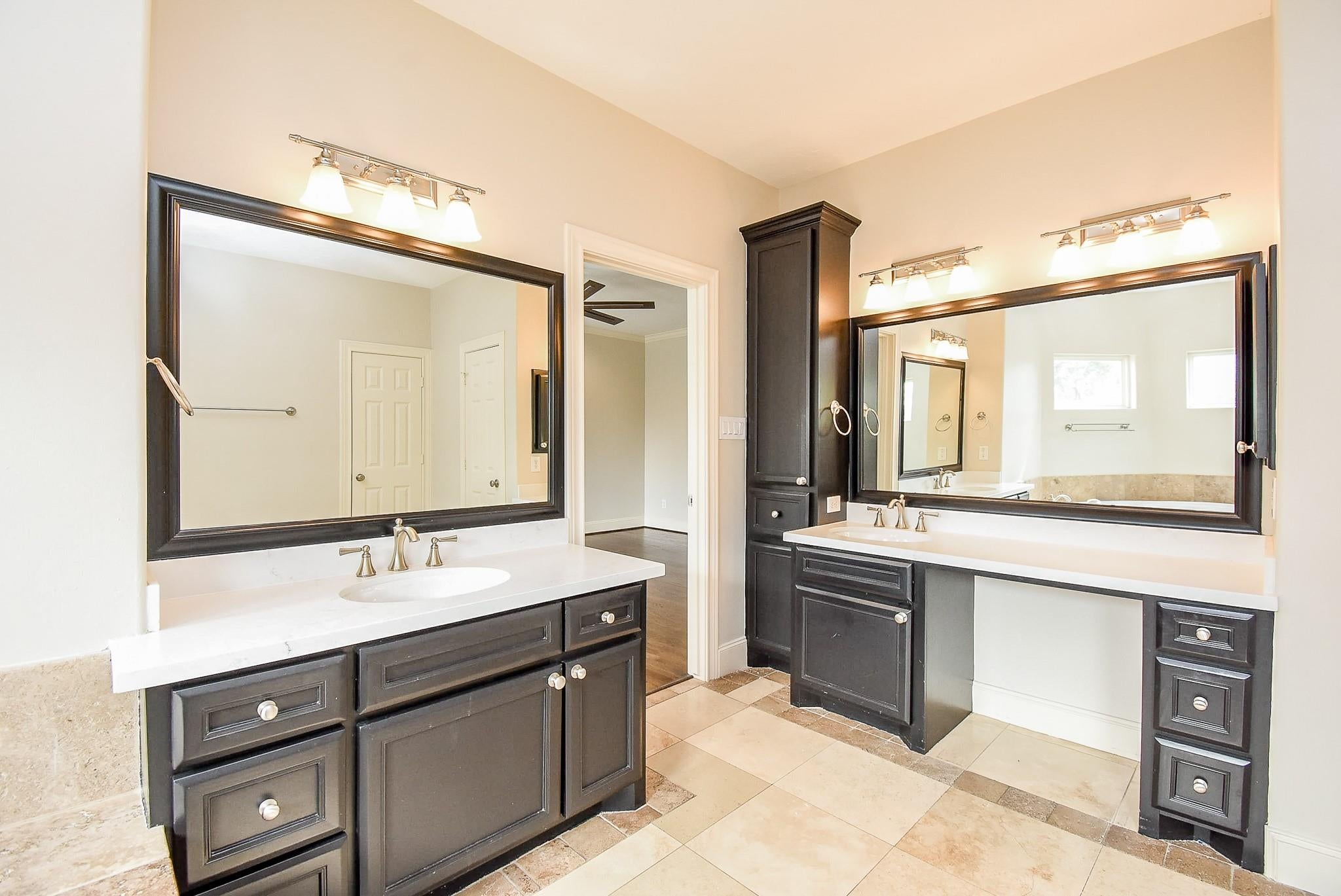 Houston, Texas, 77098, United States, 4 Bedrooms Bedrooms, ,4 BathroomsBathrooms,Residential,Pending,2007219