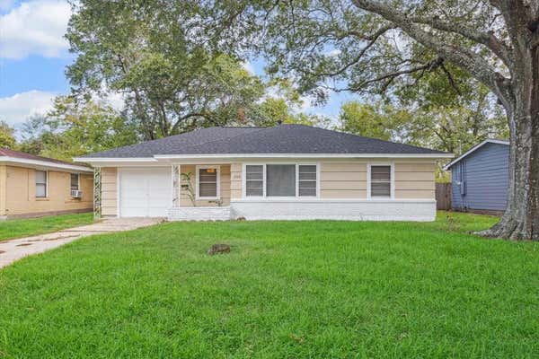 206 S PIN OAK DR, TEXAS CITY, TX 77591 - Image 1