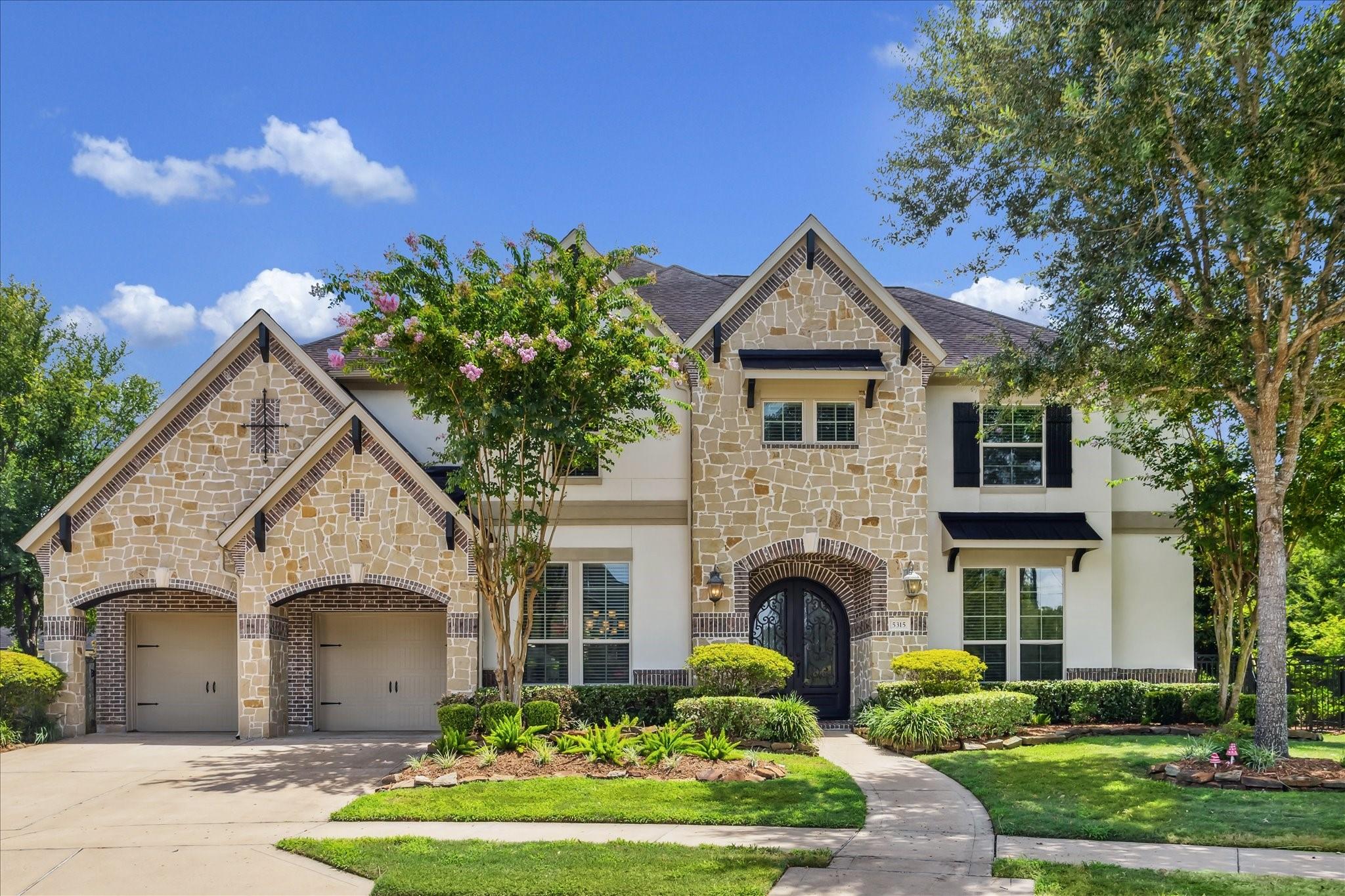 Sugar Land, Texas, 77479, United States, 5 Bedrooms Bedrooms, ,5 BathroomsBathrooms,Residential,Active,1894213 Sugar Land, Texas, 77479, United States, 5 Bedrooms Bedrooms, ,5 BathroomsBathrooms,Residential,Active,1894213