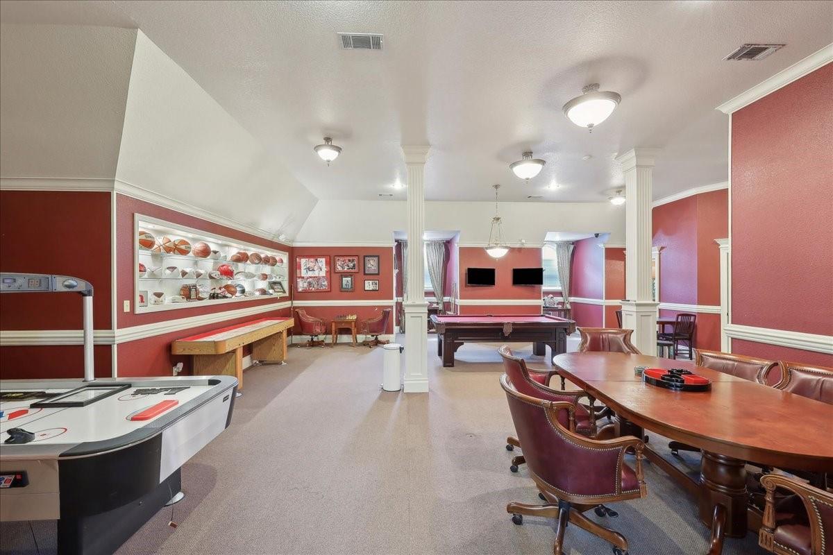 Beaumont, Texas, 77707, United States, 6 Bedrooms Bedrooms, ,10 BathroomsBathrooms,Residential,Active,1862916