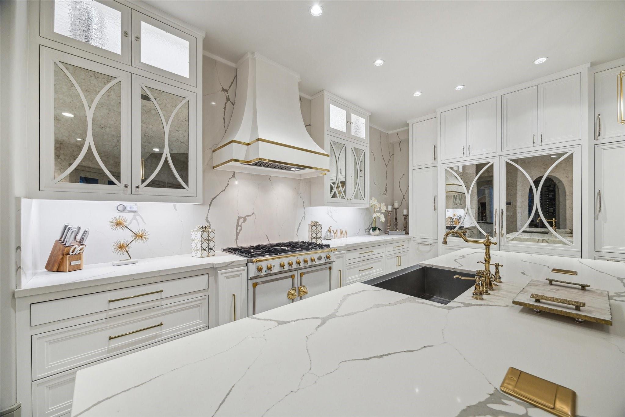 Sugar Land, Texas, 77479, United States, 6 Bedrooms Bedrooms, ,9 BathroomsBathrooms,Residential,Active,1820359