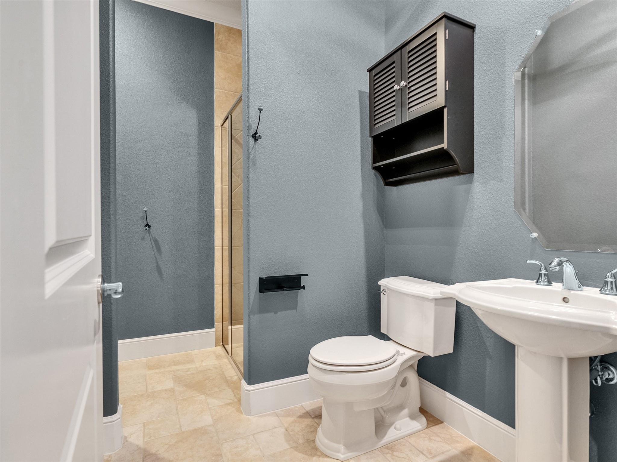 Friendswood, Texas, 77546, United States, 5 Bedrooms Bedrooms, ,5 BathroomsBathrooms,Residential,Active,1971772