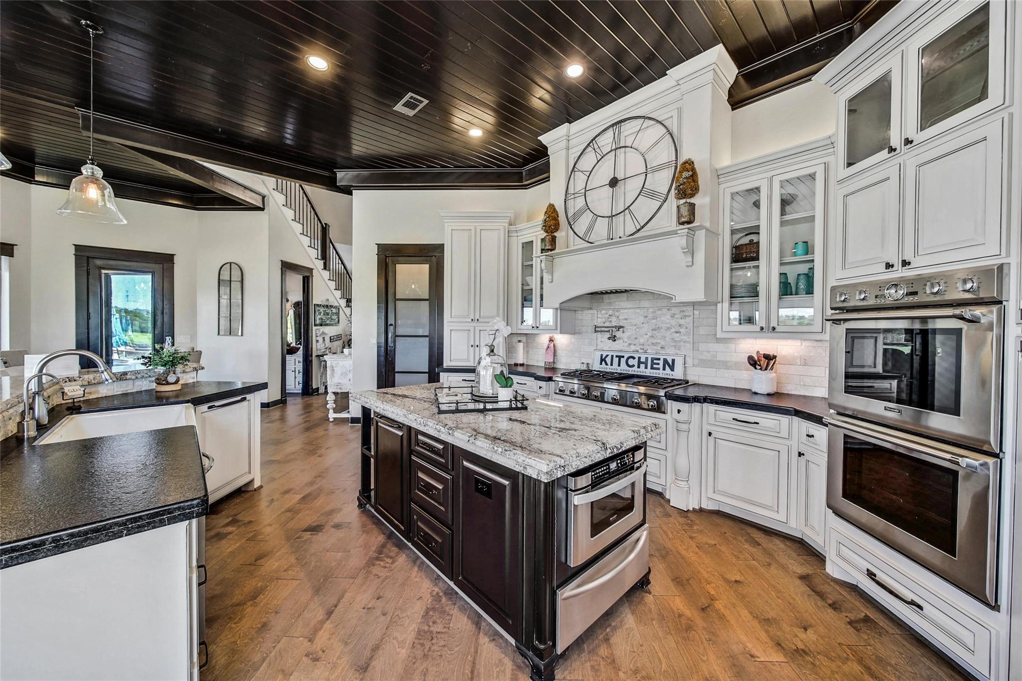 Montgomery, Texas, 77316, United States, 6 Bedrooms Bedrooms, ,6 BathroomsBathrooms,Residential,Active,2008918