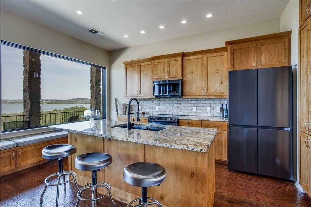 Burnet, Texas, 78611, United States, ,4 BathroomsBathrooms,Residential,Active,1702915