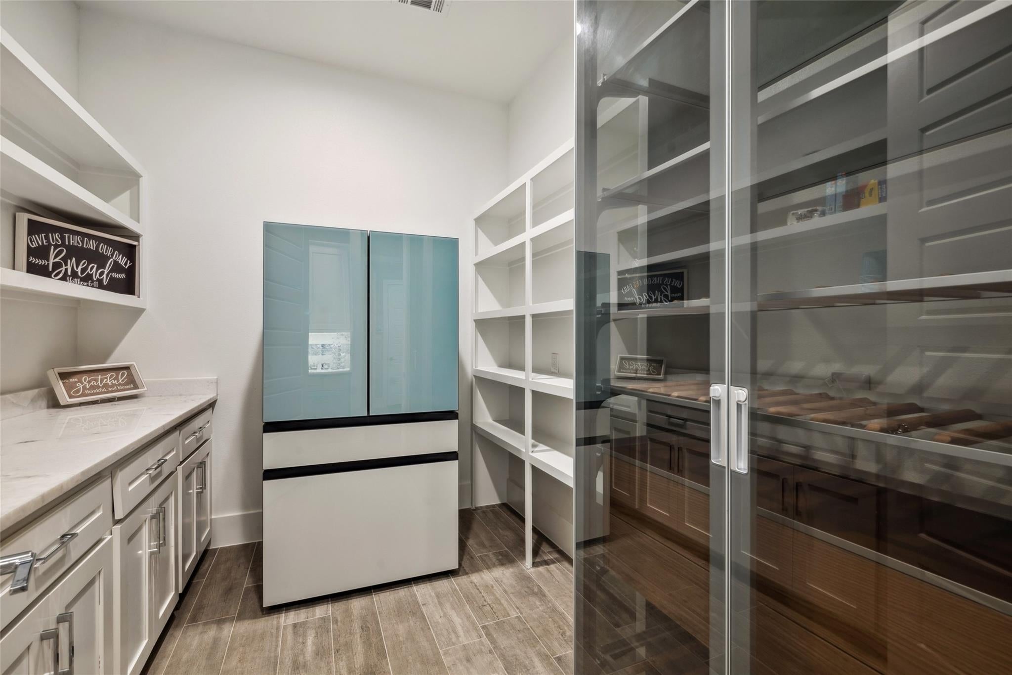 Spring, Texas, 77386, United States, 4 Bedrooms Bedrooms, ,5 BathroomsBathrooms,Residential,Active,1964247