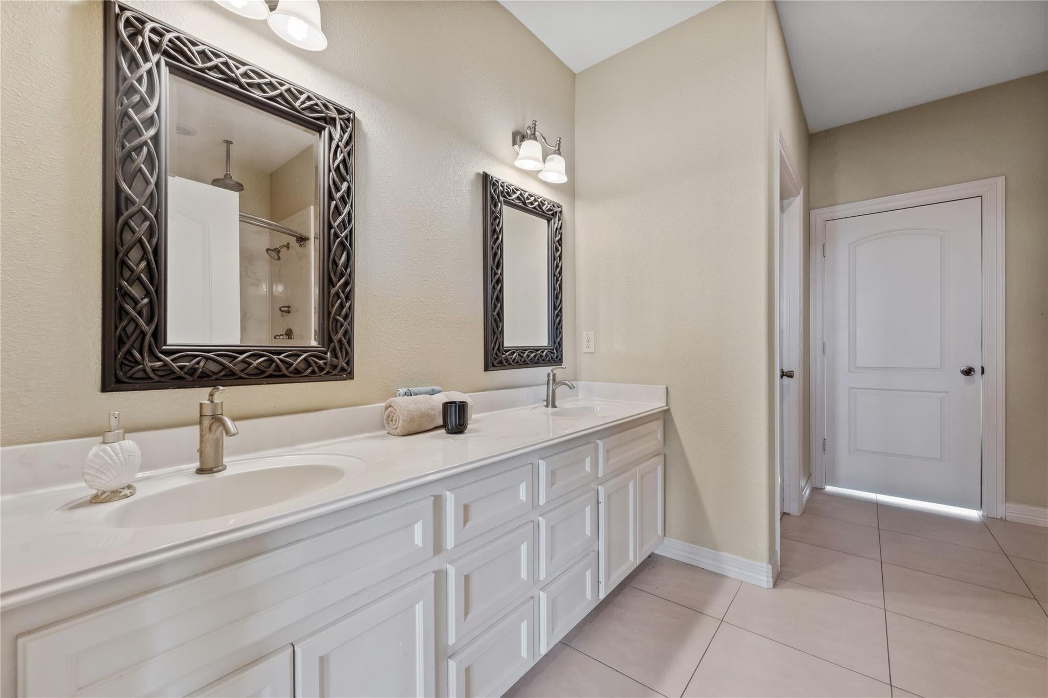 Baytown, Texas, 77520, United States, 3 Bedrooms Bedrooms, ,3 BathroomsBathrooms,Residential,Active,1824556