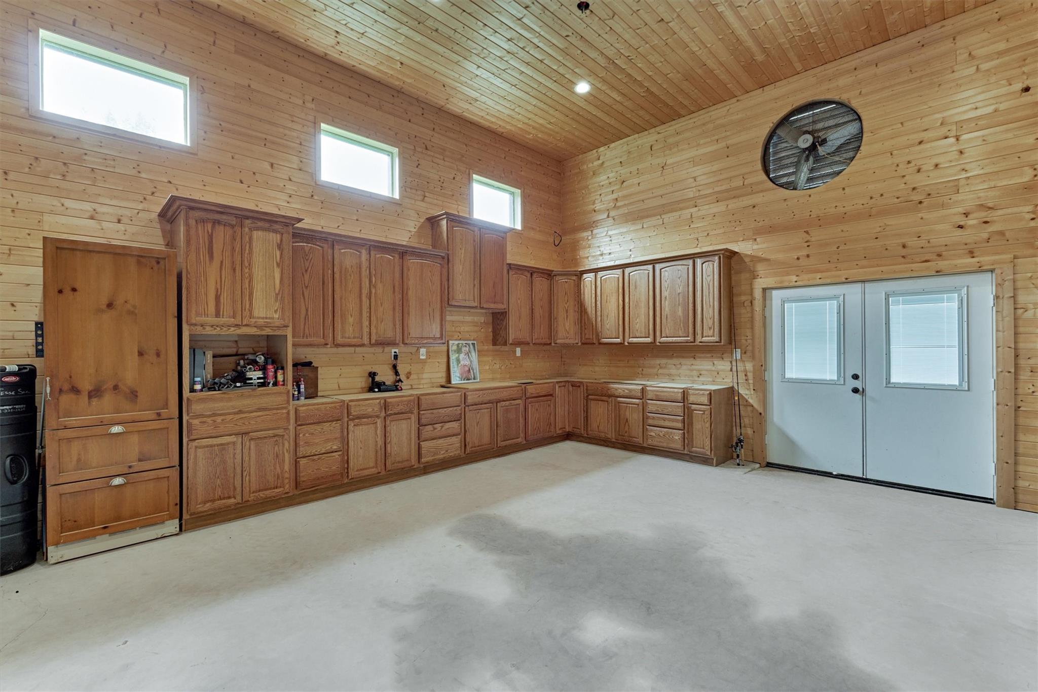 Montgomery, Texas, 77316, United States, 5 Bedrooms Bedrooms, ,8 BathroomsBathrooms,Residential,Active,1953008