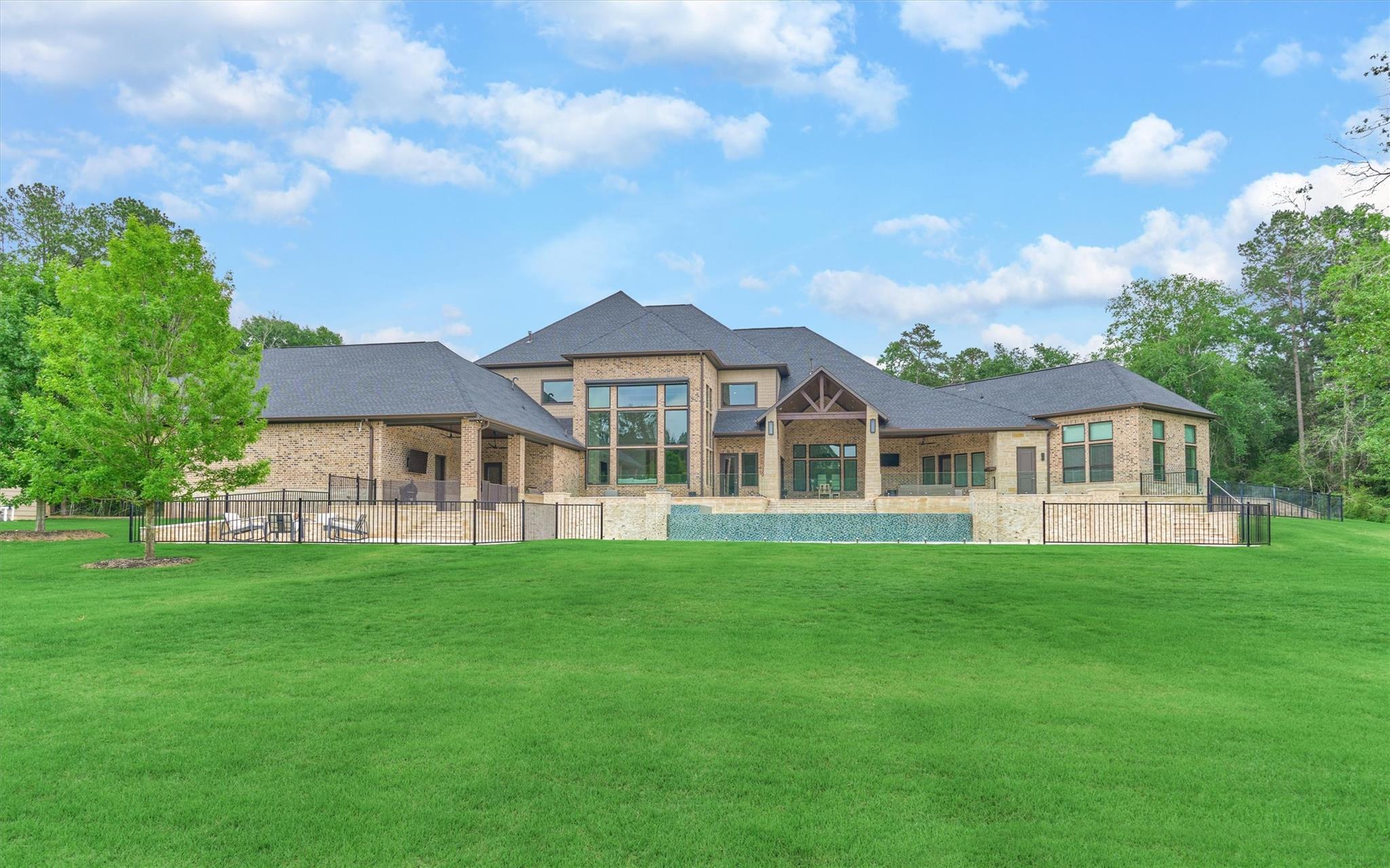 Montgomery, Texas, 77316, United States, 5 Bedrooms Bedrooms, ,8 BathroomsBathrooms,Residential,Active,1953008