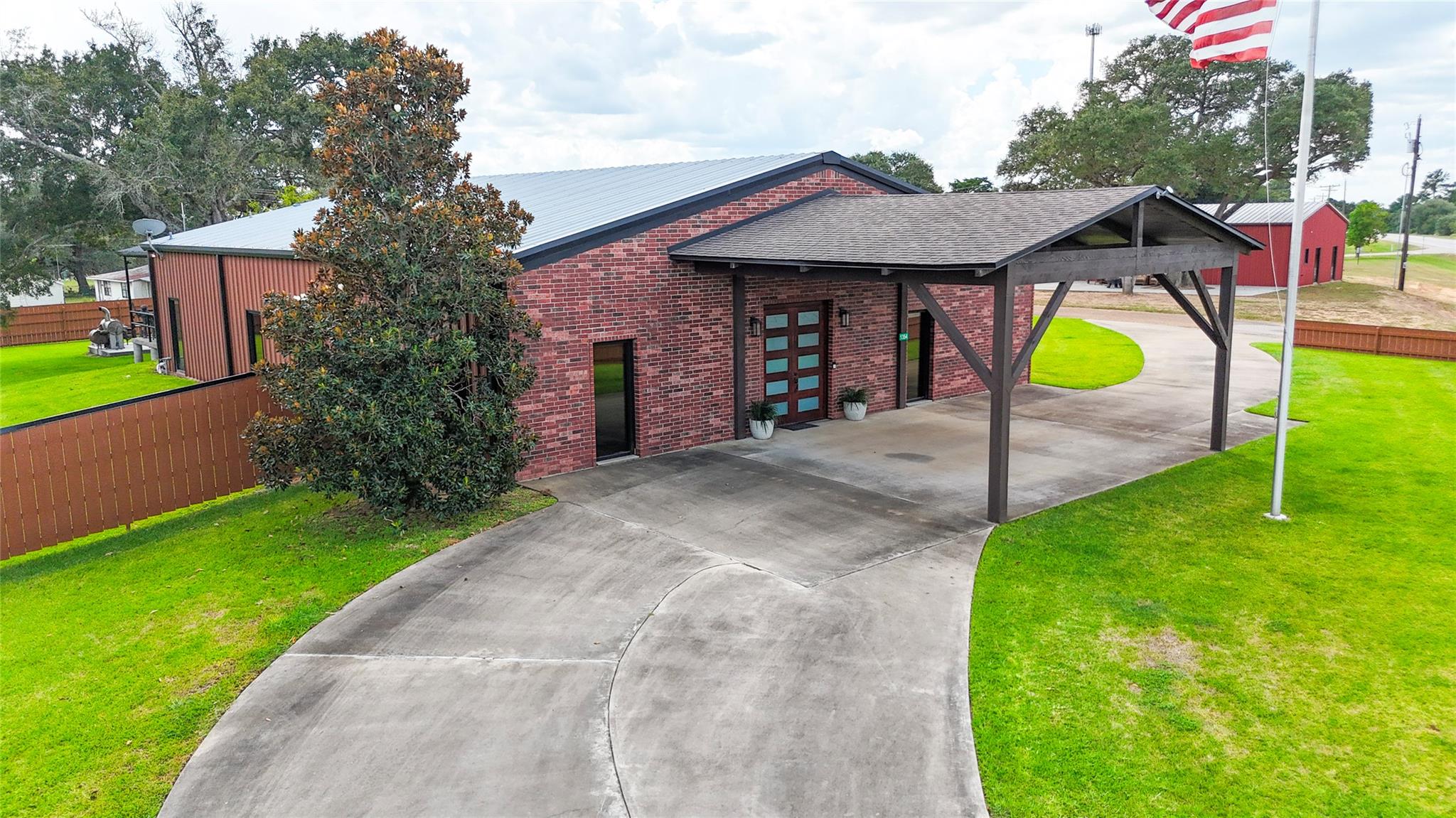 Sheridan, Texas, 77475, United States, 8 Bedrooms Bedrooms, ,5 BathroomsBathrooms,Residential,Active,1954329