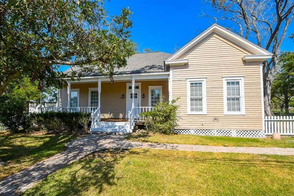 315 CEDAR ST, WALLIS, TX 77485 - Image 1