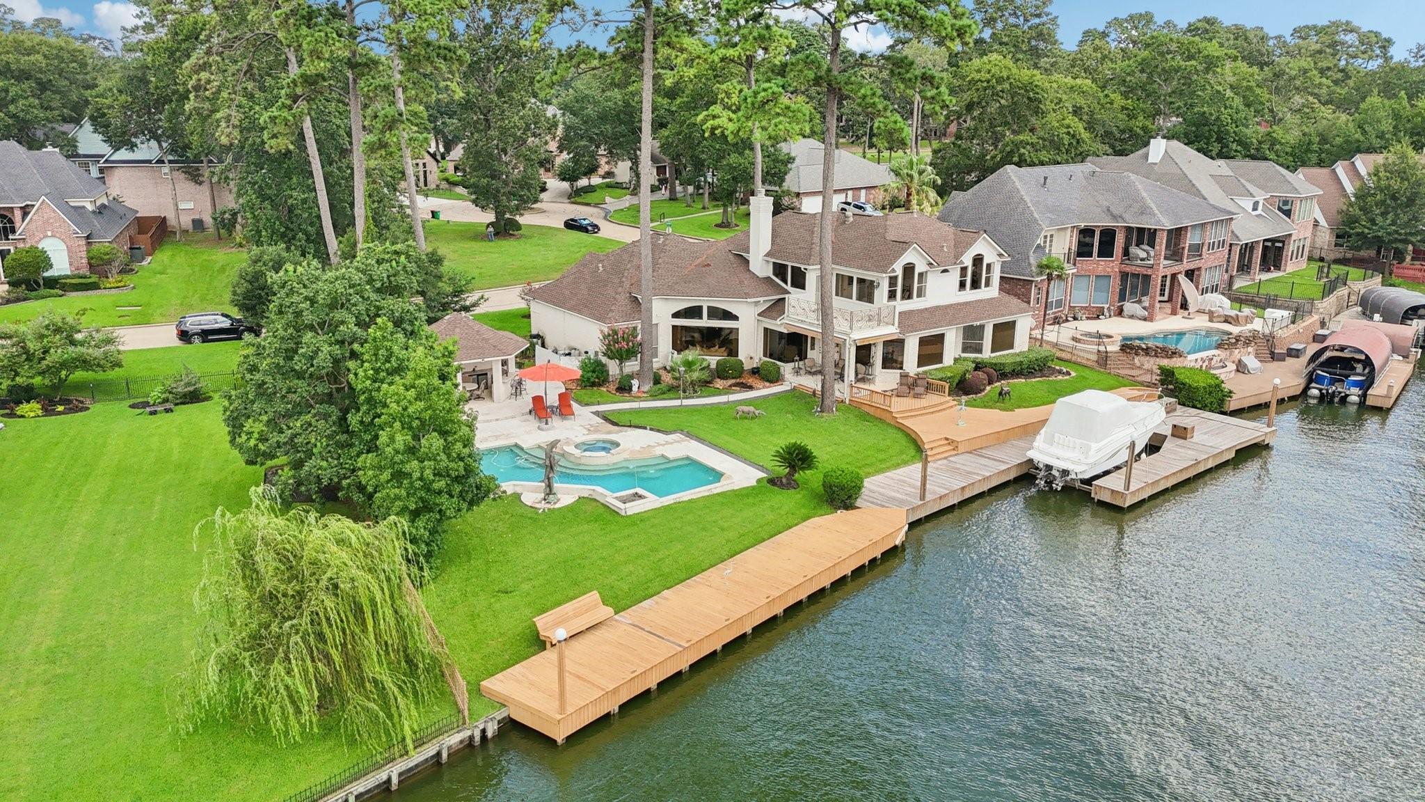 Montgomery, Texas, 77356, United States, 4 Bedrooms Bedrooms, ,5 BathroomsBathrooms,Residential,Active,1894542