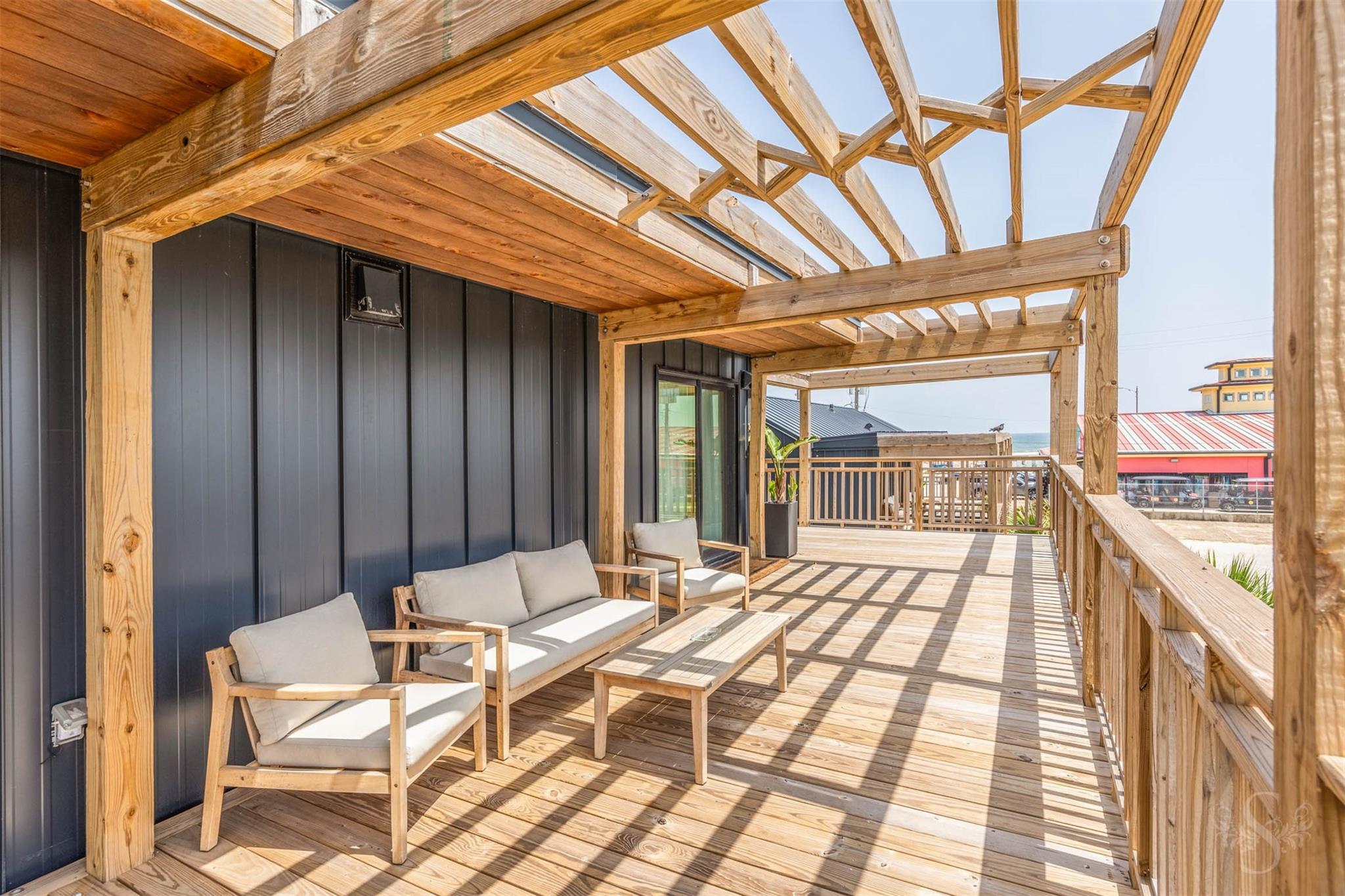 Galveston, Texas, 77550, United States, 4 Bedrooms Bedrooms, ,2 BathroomsBathrooms,Residential,Active,1885028