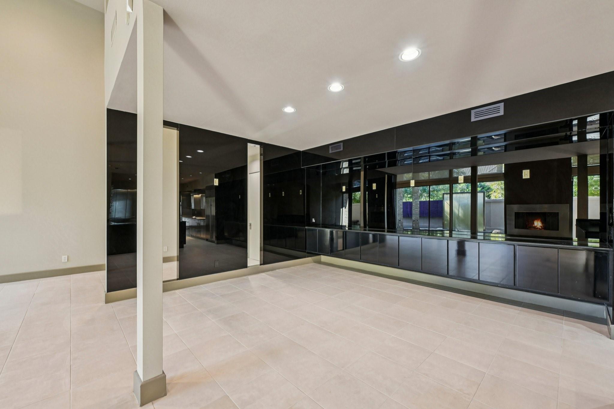 Houston, Texas, 77027, United States, 3 Bedrooms Bedrooms, ,4 BathroomsBathrooms,Residential,Active,1969670