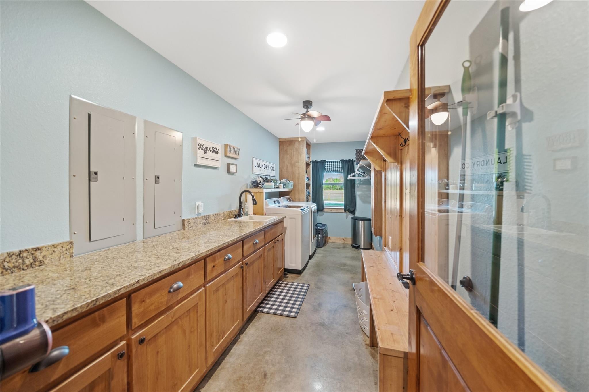 Centerville, Texas, 75833, United States, 6 Bedrooms Bedrooms, ,3 BathroomsBathrooms,Residential,Active,1862877