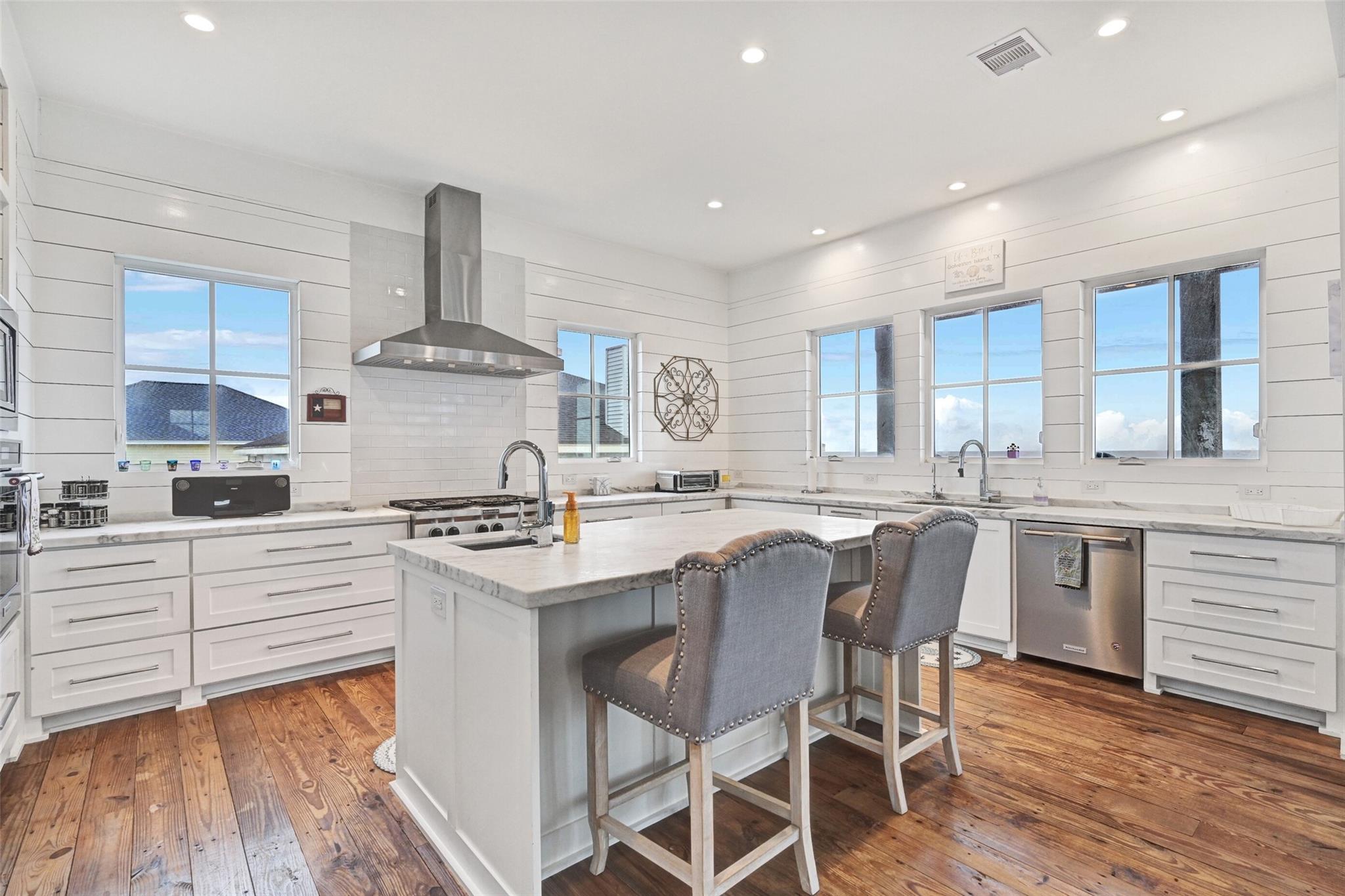 Galveston, Texas, 77554, United States, 3 Bedrooms Bedrooms, ,3 BathroomsBathrooms,Residential,Active,1880201