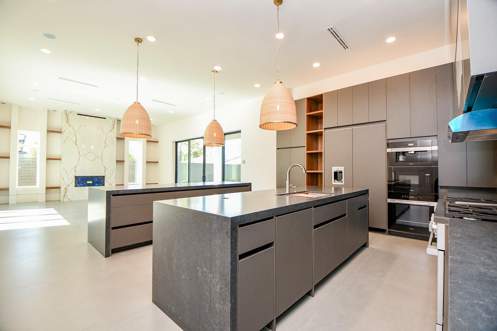 Houston, Texas, 77055, United States, 4 Bedrooms Bedrooms, ,5 BathroomsBathrooms,Residential,Active,1967102