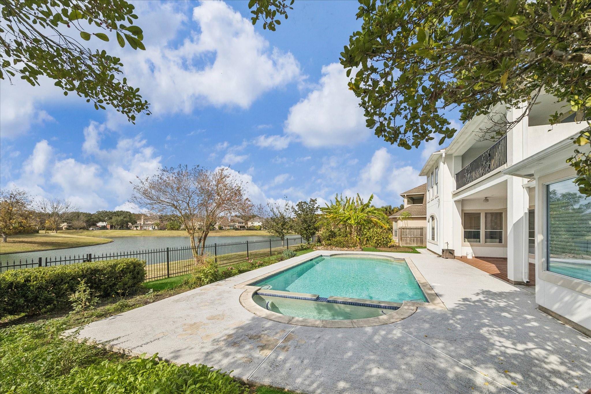 Sugar Land, Texas, 77479, United States, 5 Bedrooms Bedrooms, ,5 BathroomsBathrooms,Residential,Active,2007093