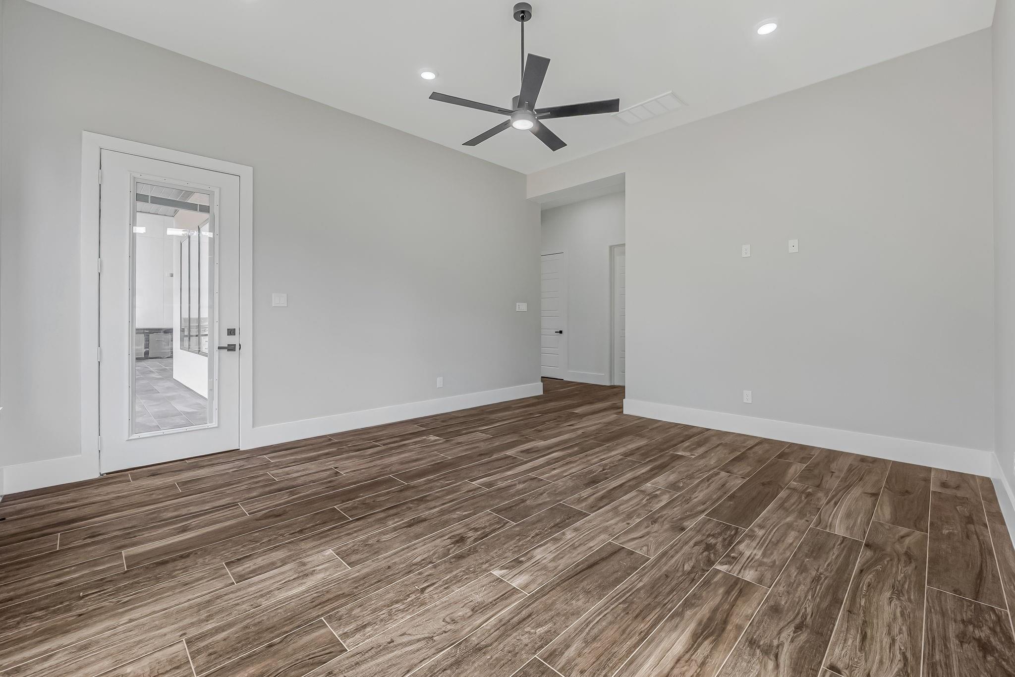 Montgomery, Texas, 77316, United States, 5 Bedrooms Bedrooms, ,6 BathroomsBathrooms,Residential,Active,2015434