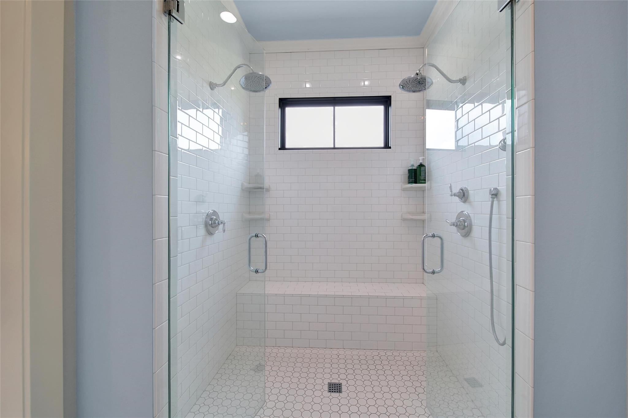 Montgomery, Texas, 77316, United States, 6 Bedrooms Bedrooms, ,8 BathroomsBathrooms,Residential,Active,1970955