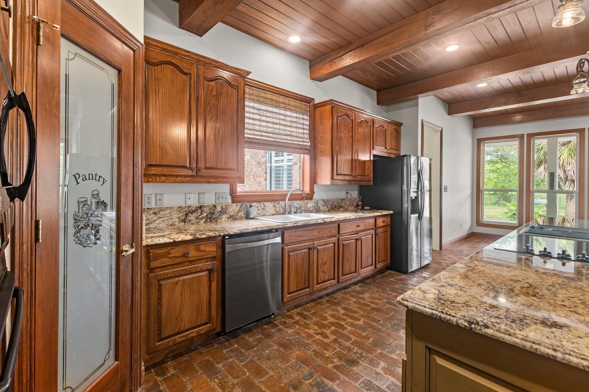 Winnie, Texas, 77665, United States, 3 Bedrooms Bedrooms, ,4 BathroomsBathrooms,Residential,Active,2009857