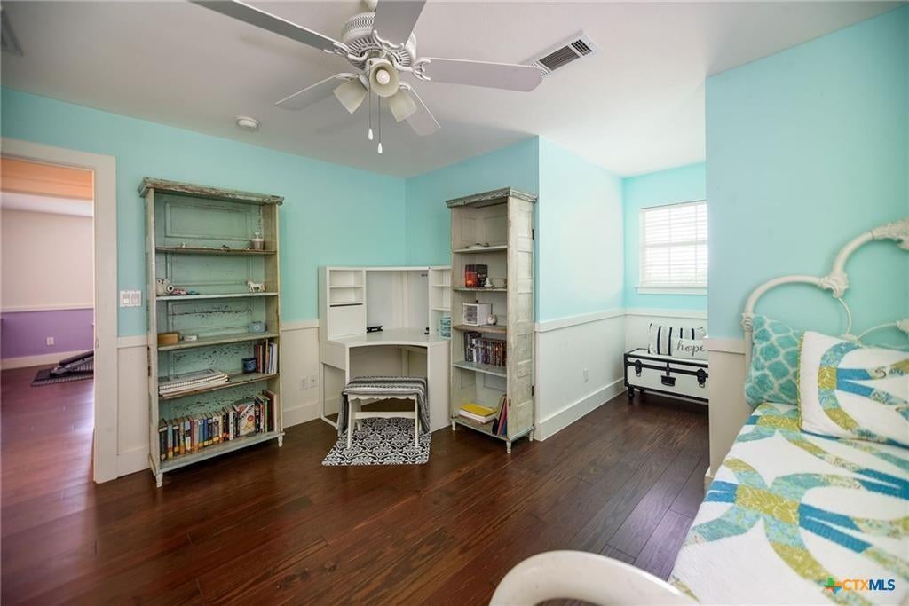Port Lavaca, Texas, 77979, United States, 3 Bedrooms Bedrooms, ,3 BathroomsBathrooms,Residential,Active,1871222