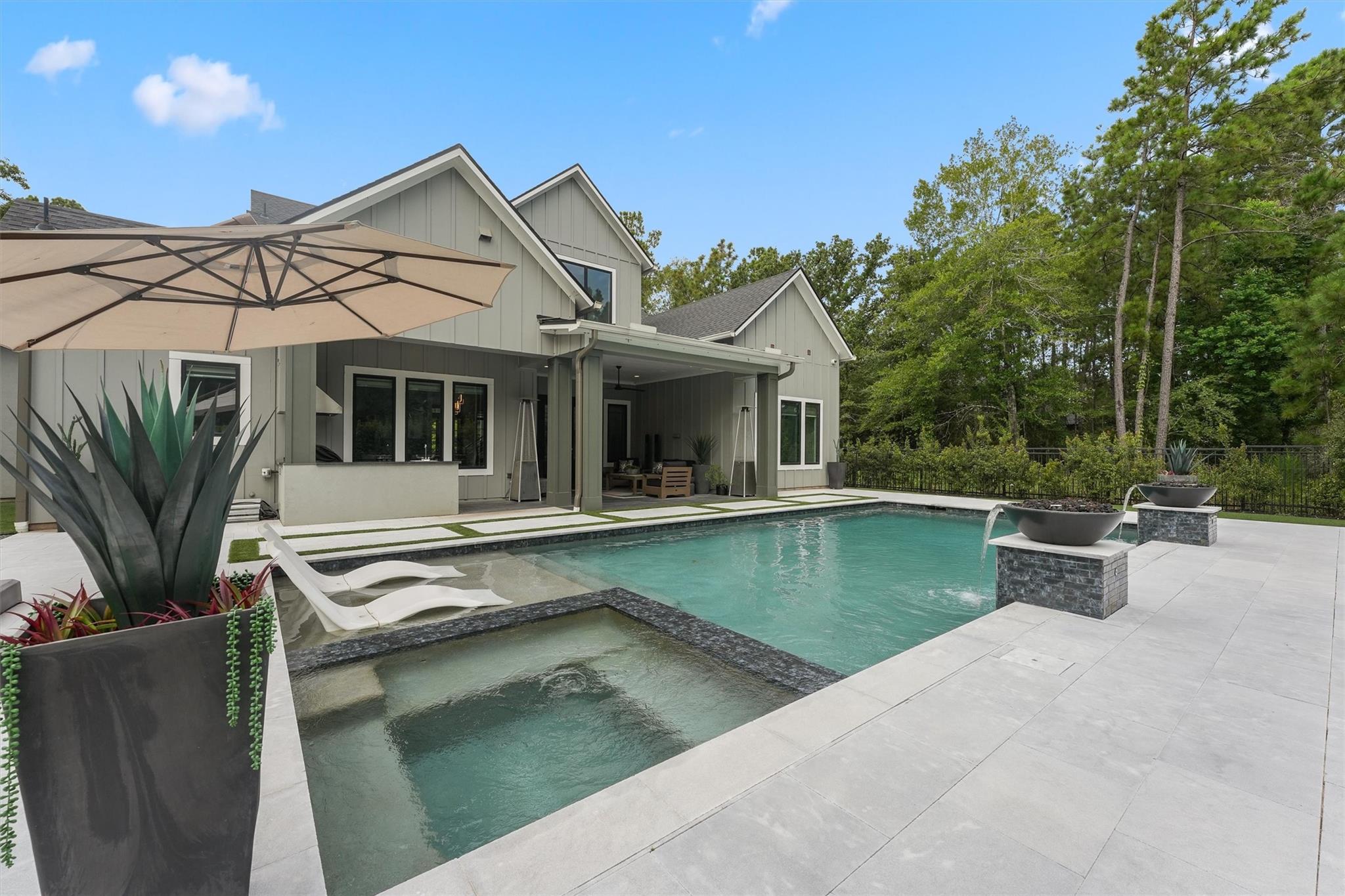 Montgomery, Texas, 77316, United States, 4 Bedrooms Bedrooms, ,6 BathroomsBathrooms,Residential,Active,1905108