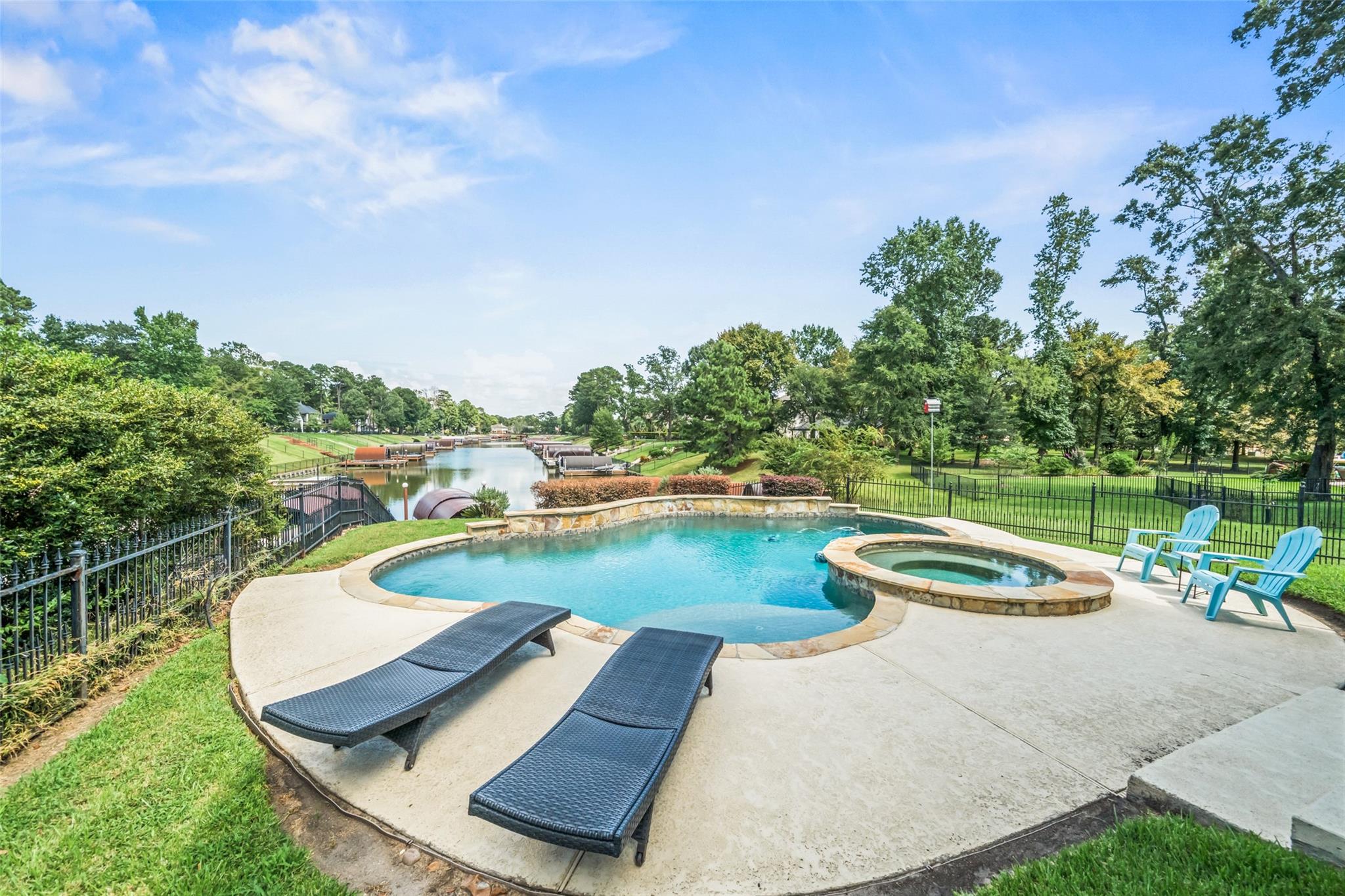 Montgomery, Texas, 77356, United States, 4 Bedrooms Bedrooms, ,4 BathroomsBathrooms,Residential,Active,1945544