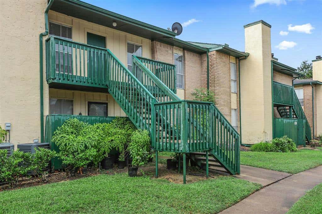 1516 BAY AREA BLVD APT E10, HOUSTON, TX 77058, photo 1 of 21