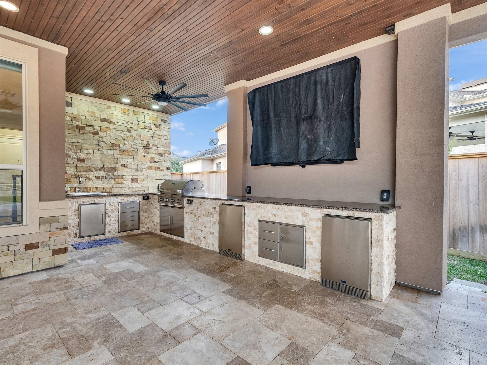 Friendswood, Texas, 77546, United States, 5 Bedrooms Bedrooms, ,5 BathroomsBathrooms,Residential,Active,1971772