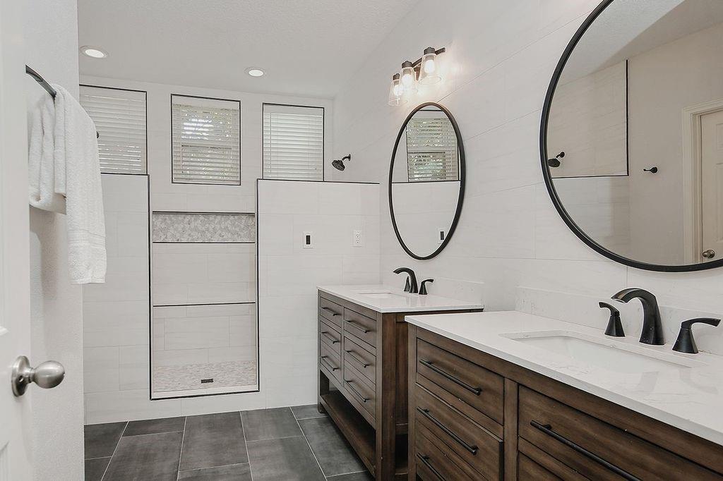Willis, Texas, 77318, United States, 5 Bedrooms Bedrooms, ,4 BathroomsBathrooms,Residential,Active,1899883