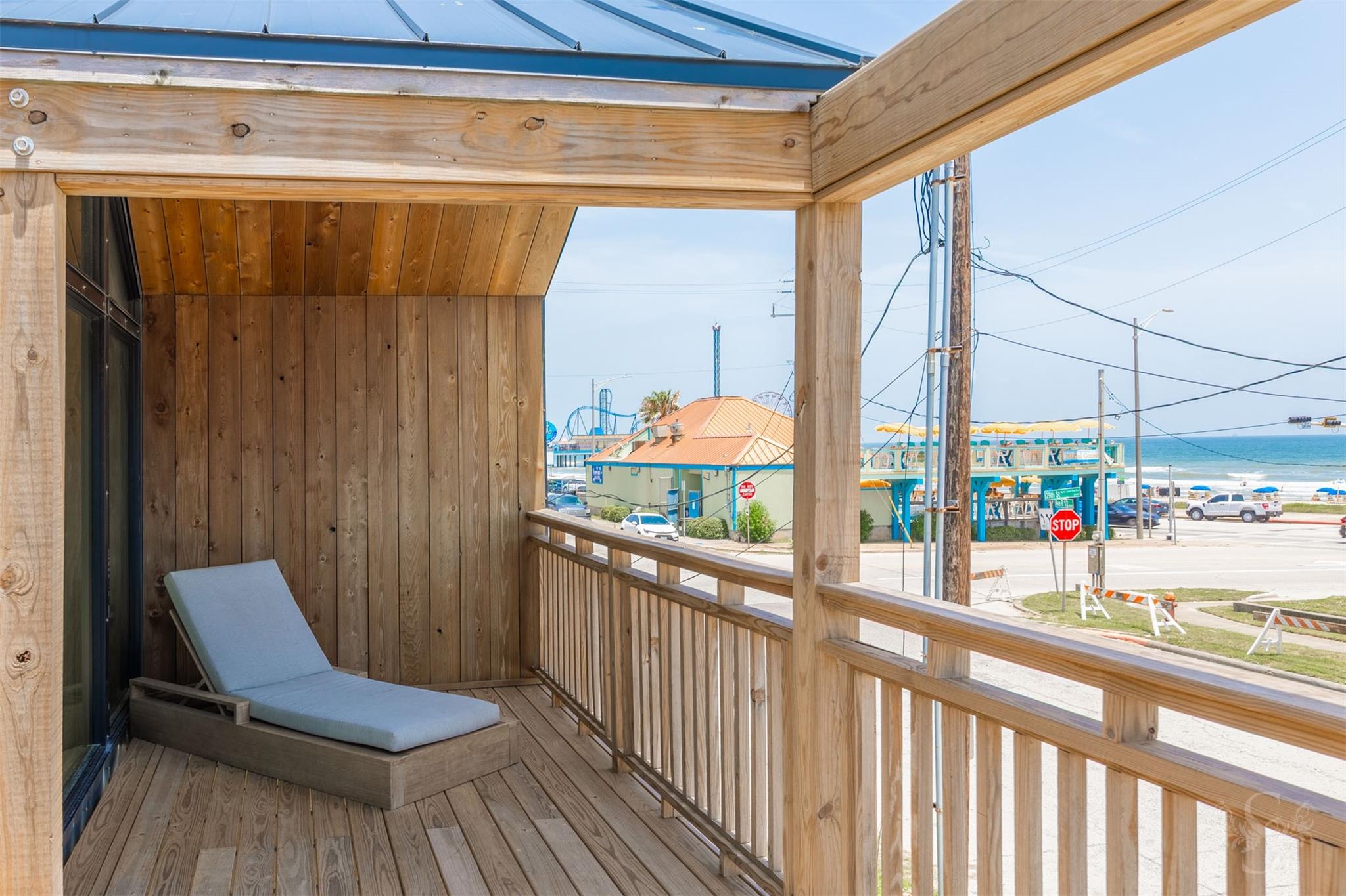 Galveston, Texas, 77550, United States, 4 Bedrooms Bedrooms, ,2 BathroomsBathrooms,Residential,Active,1885028