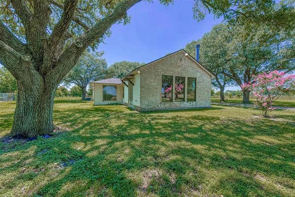 18402 COW CREEK RD, DAMON, TX 77430 - Image 1