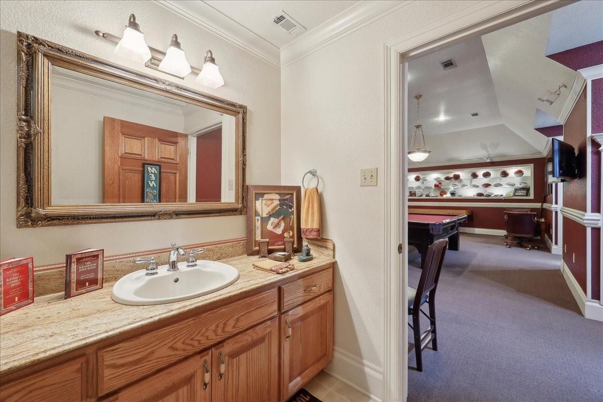 Beaumont, Texas, 77707, United States, 6 Bedrooms Bedrooms, ,10 BathroomsBathrooms,Residential,Active,1862916